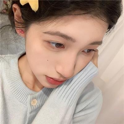 君是慕容卿似花